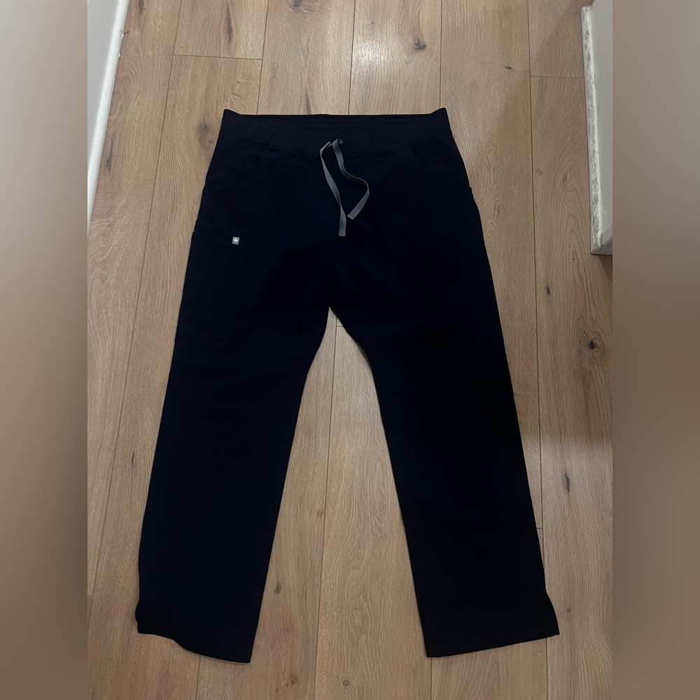 Figs women’s Kade cargo scrub pants navy XL